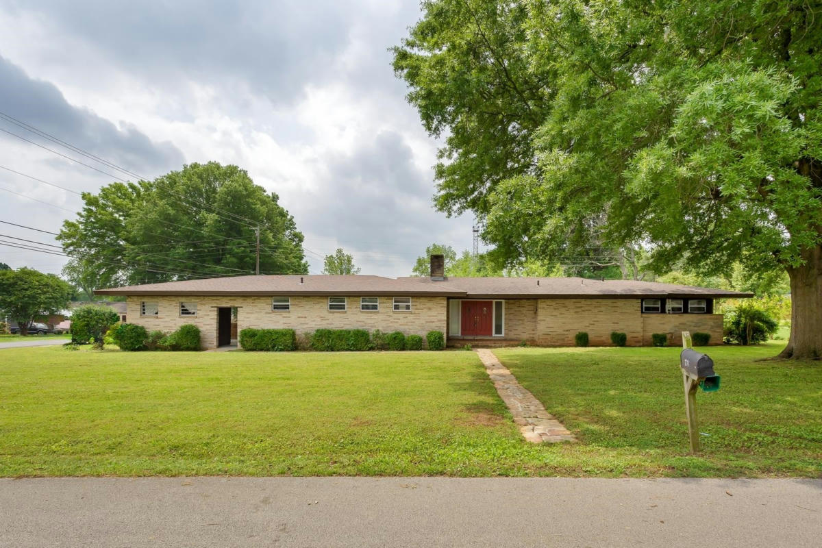 210 W FORD AVE, MUSCLE SHOALS, AL 35661, photo 1 of 25
