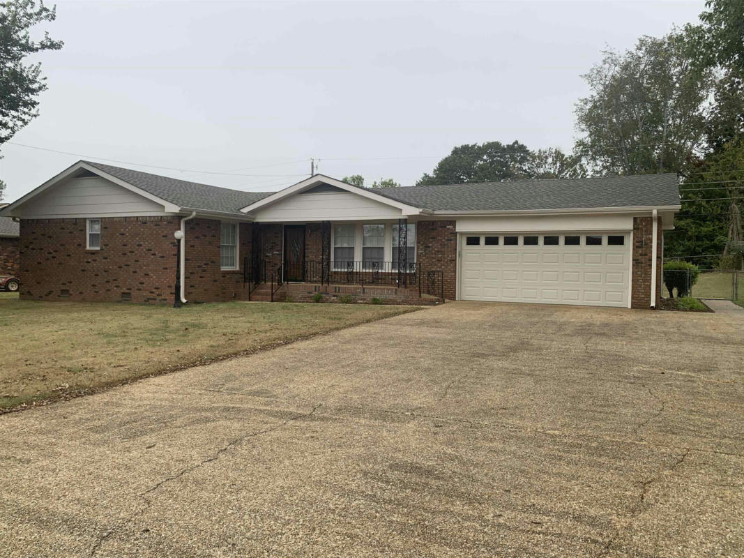 309 W COURTLAND AVE, MUSCLE SHOALS, AL 35661, photo 1 of 24