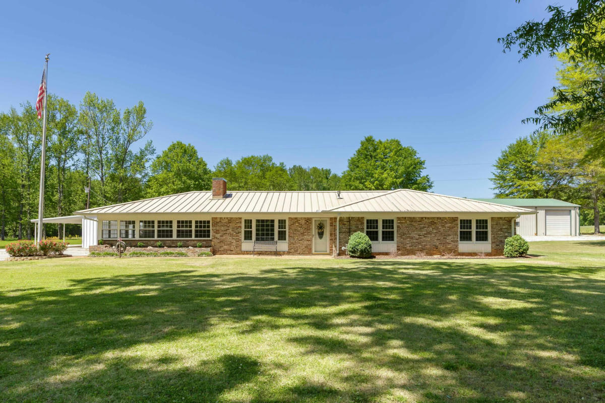 2105 COUNTY ROAD 61, FLORENCE, AL 35634, photo 1 of 25