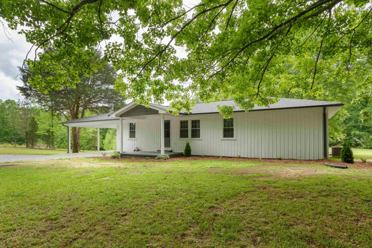 1511 COUNTY ROAD 24, FLORENCE, AL 35633, photo 1 of 25